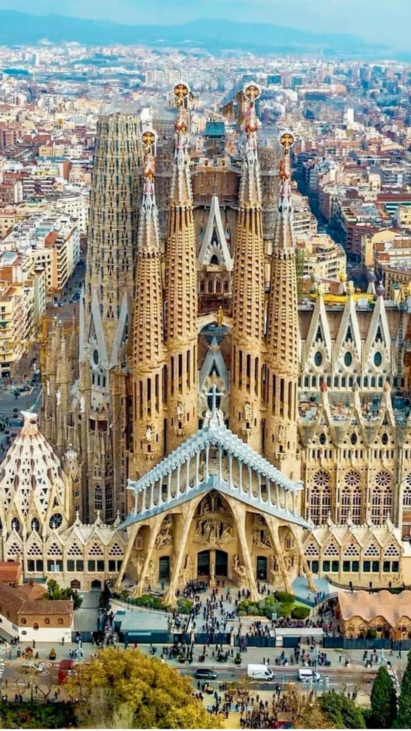 Шедевры Антонио Гауди: от Casa Batlló до Sagrada Família 5